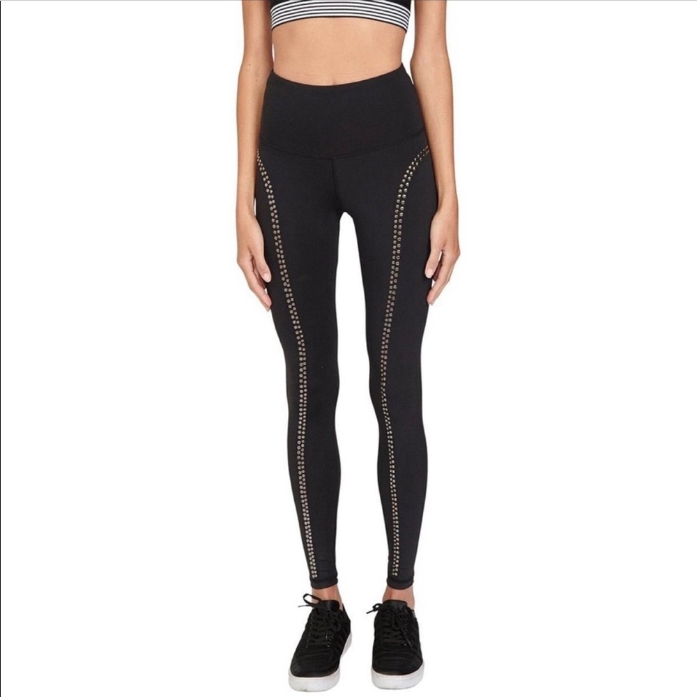 Strut This x Sivan Alya leggings